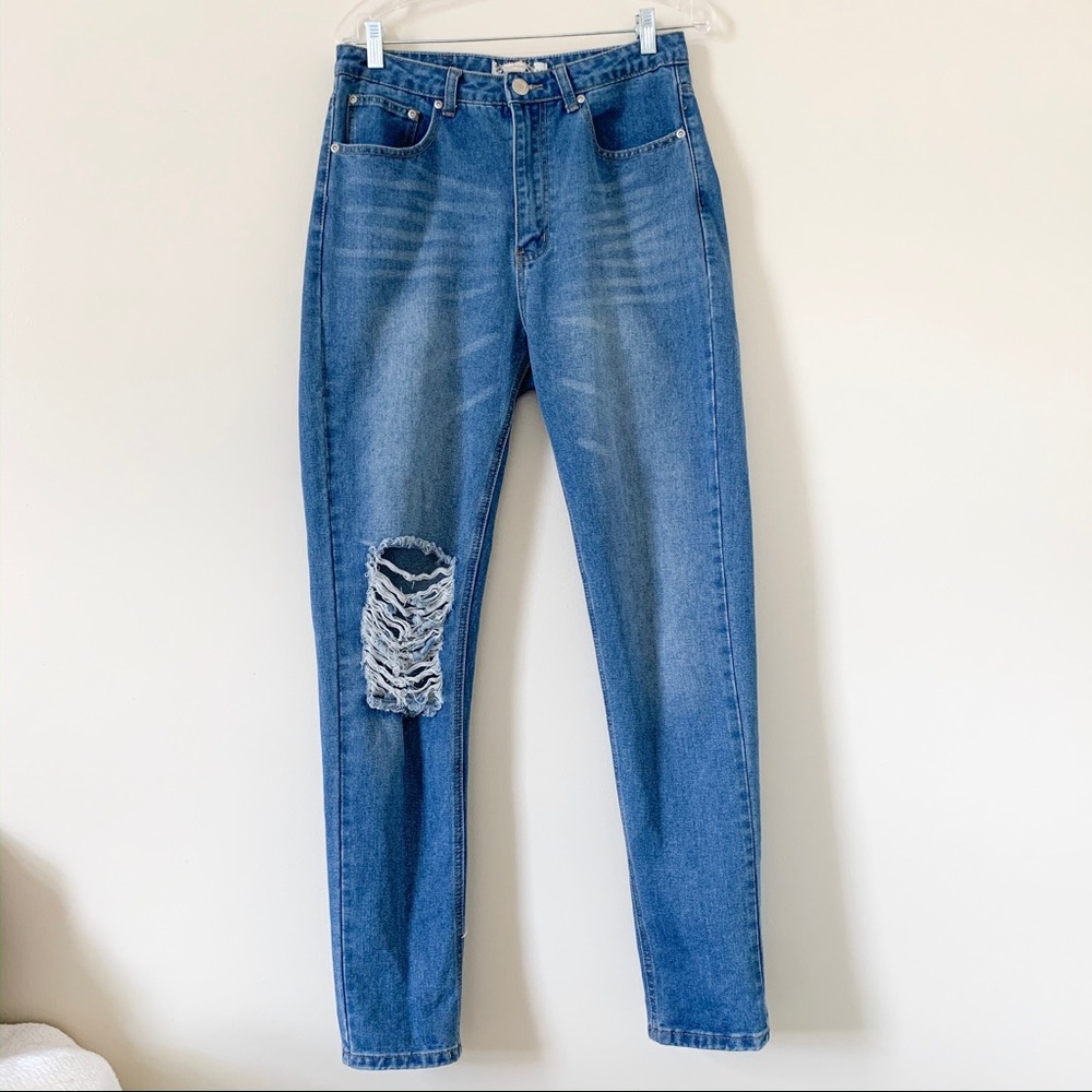 Boohoo High Rise Medium Wash  Distressed M…